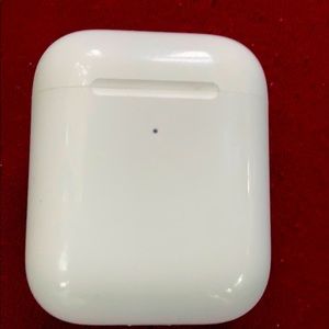 Brand new never worn apple airpods